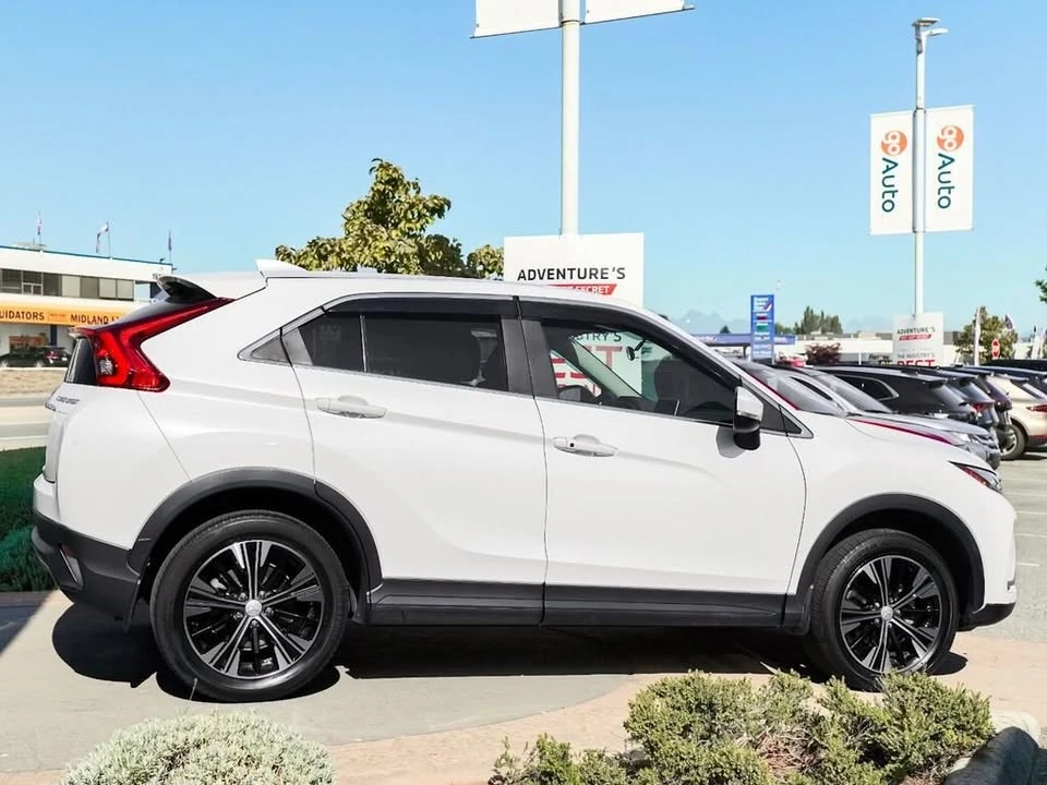 2018 Mitsubishi Eclipse Cross - Image 3 of 15