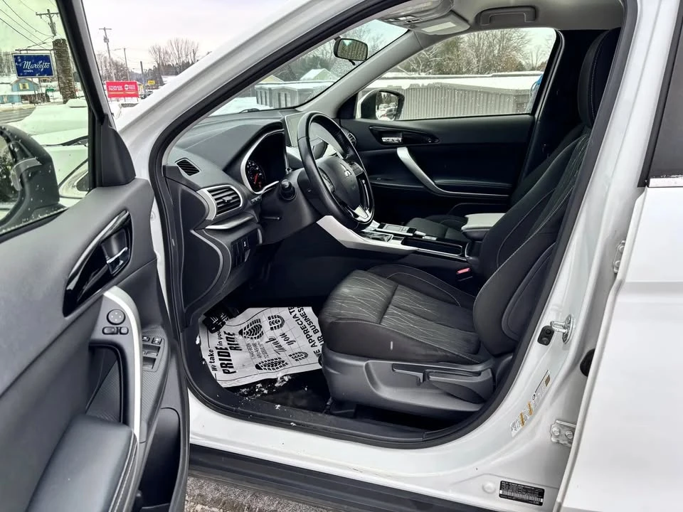 2018 Mitsubishi Eclipse Cross - Image 5 of 9