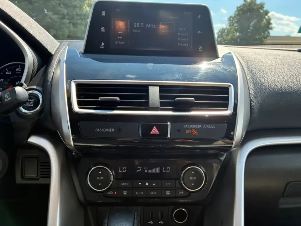 2018 Mitsubishi Eclipse Cross - Image 11 of 15