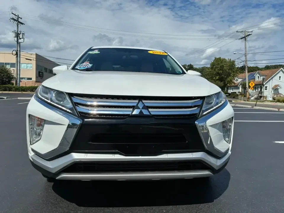 2018 Mitsubishi Eclipse Cross - Image 2 of 15