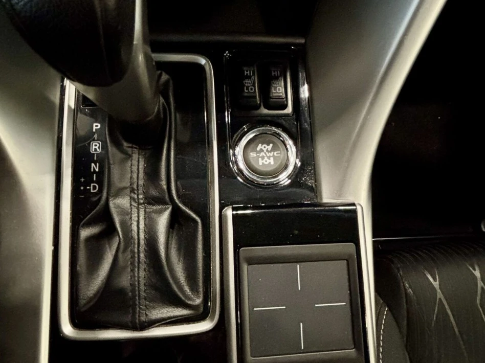 2018 Mitsubishi Eclipse Cross - Image 16 of 20