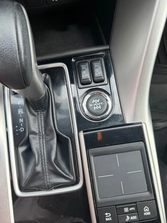 2018 Mitsubishi Eclipse Cross - Image 9 of 15
