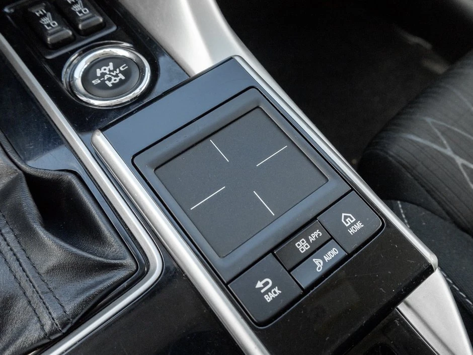 2018 Mitsubishi Eclipse Cross - Image 13 of 17