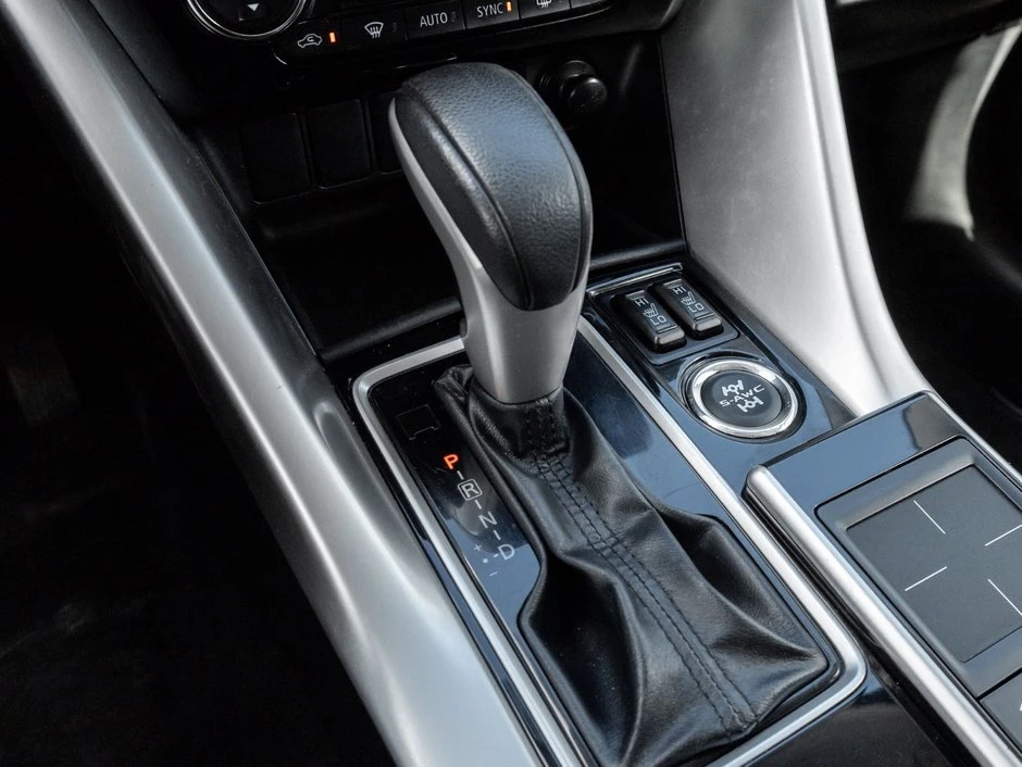 2018 Mitsubishi Eclipse Cross - Image 12 of 17