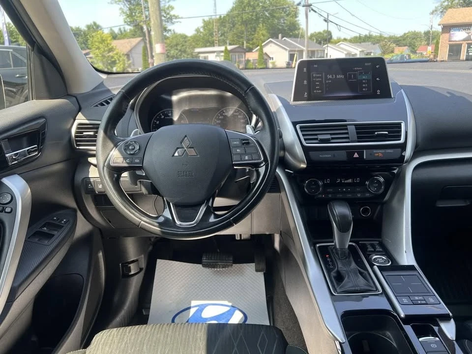 2018 Mitsubishi Eclipse Cross - Image 2 of 20