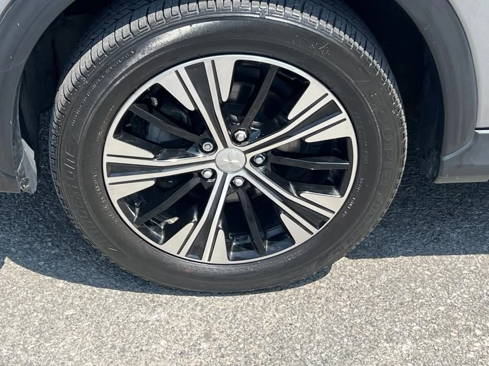 2018 Mitsubishi Eclipse Cross - Image 12 of 20
