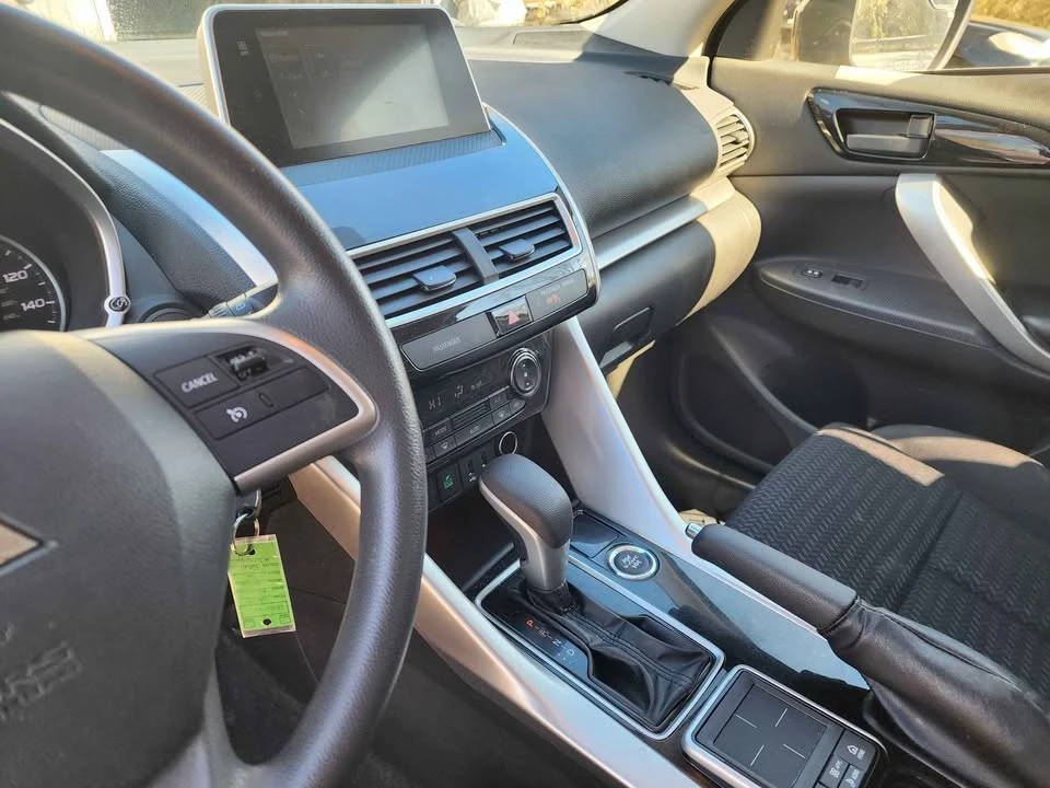 2018 Mitsubishi Eclipse Cross - Image 8 of 19