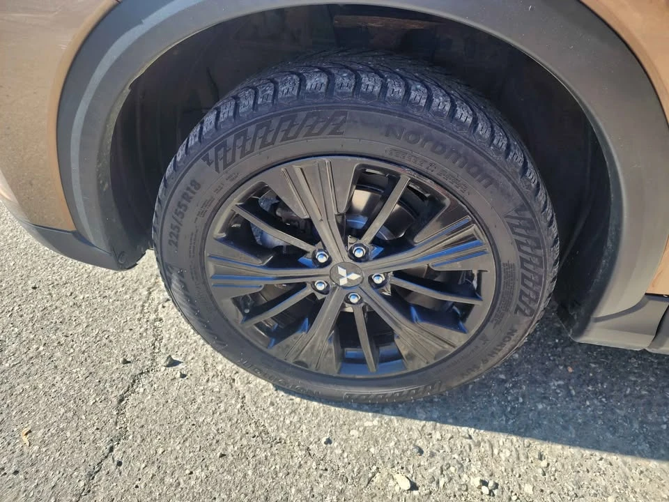 2018 Mitsubishi Eclipse Cross - Image 16 of 19