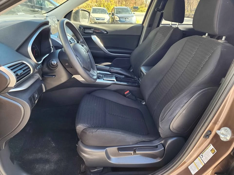 2018 Mitsubishi Eclipse Cross - Image 7 of 19