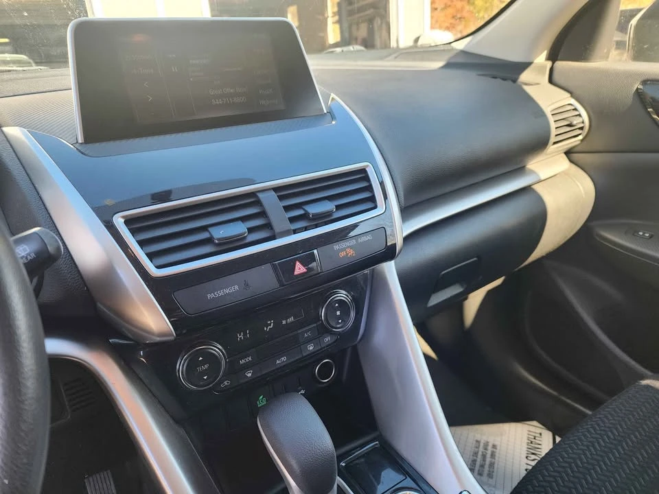 2018 Mitsubishi Eclipse Cross - Image 10 of 19