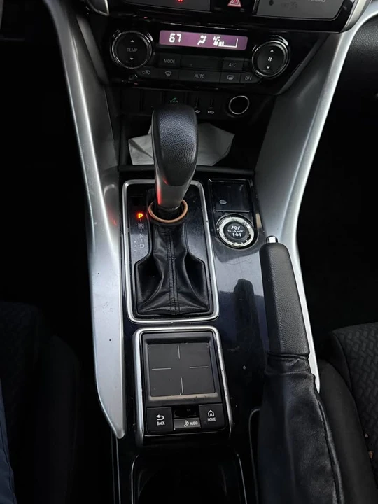 2018 Mitsubishi Eclipse Cross - Image 9 of 10