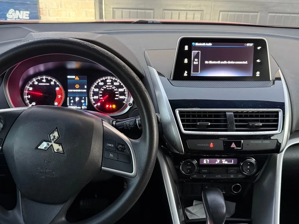 2018 Mitsubishi Eclipse Cross - Image 8 of 10