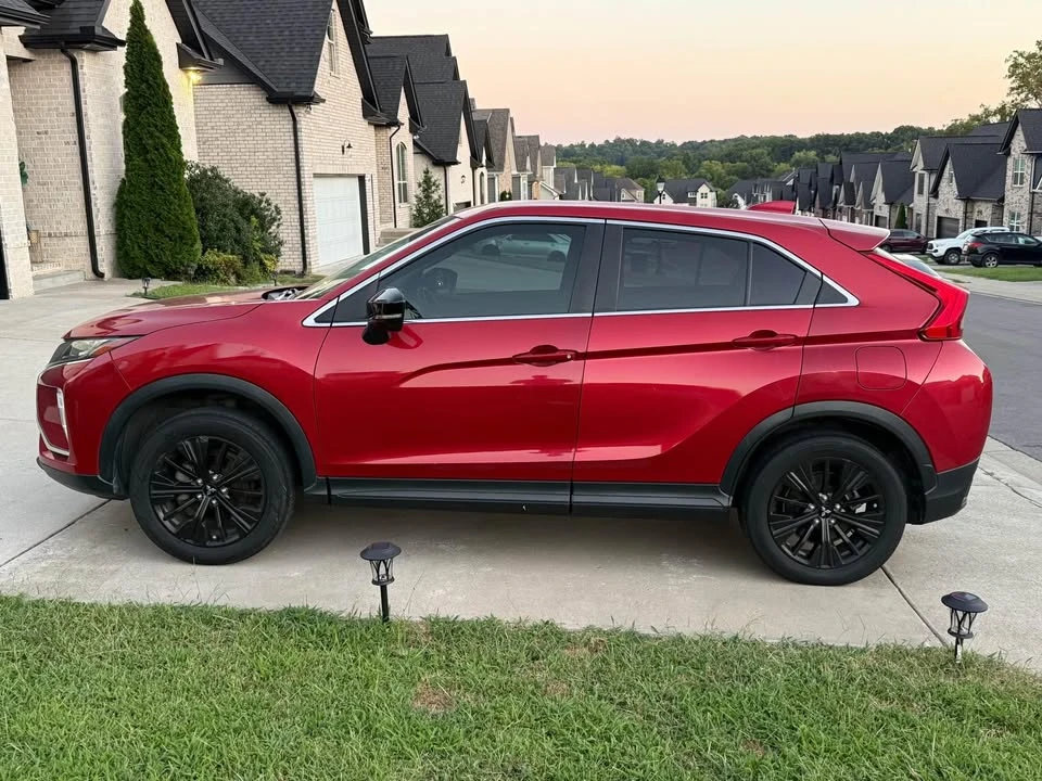 2018 Mitsubishi Eclipse Cross - Image 2 of 10