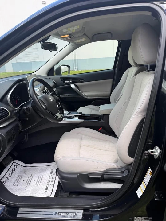 2018 Mitsubishi Eclipse Cross - Image 9 of 15