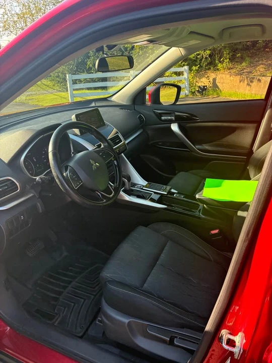 2018 Mitsubishi Eclipse Cross - Image 9 of 15