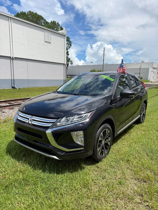 2018 Mitsubishi Eclipse Cross - Image 2 of 15