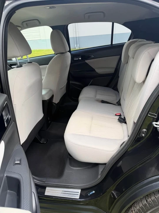 2018 Mitsubishi Eclipse Cross - Image 10 of 15