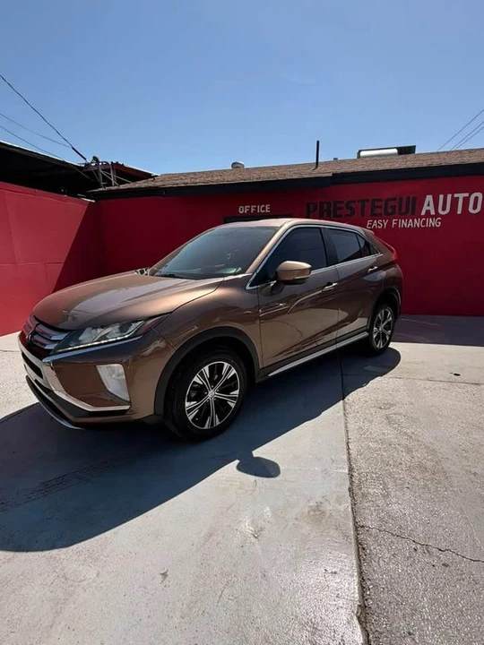 2018 Mitsubishi Eclipse Cross - Image 2 of 12