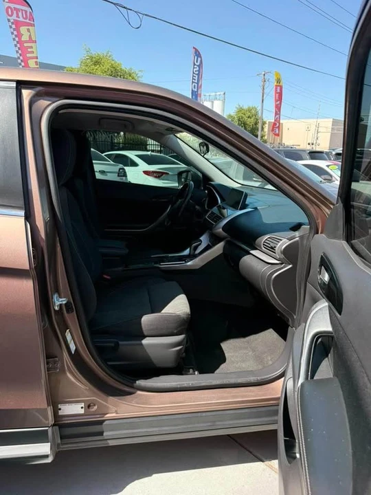 2018 Mitsubishi Eclipse Cross - Image 6 of 12