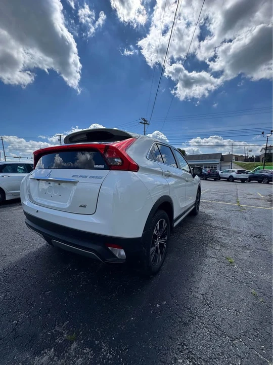 2018 Mitsubishi Eclipse Cross - Image 3 of 15