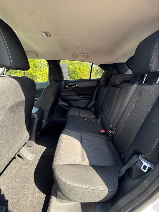 2018 Mitsubishi Eclipse Cross - Image 10 of 15