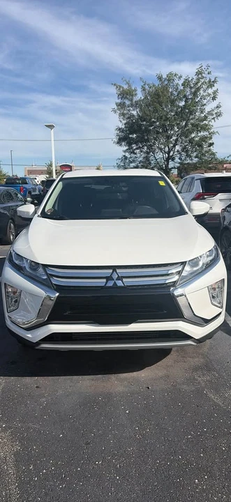 2018 Mitsubishi Eclipse Cross - Image 2 of 10