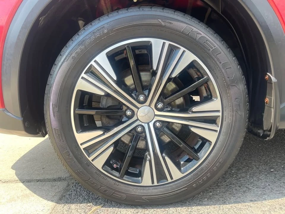 2018 Mitsubishi Eclipse Cross - Image 9 of 20