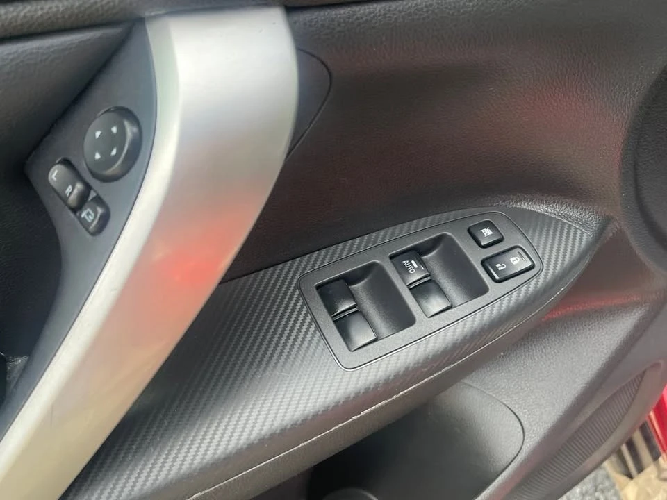 2018 Mitsubishi Eclipse Cross - Image 12 of 20