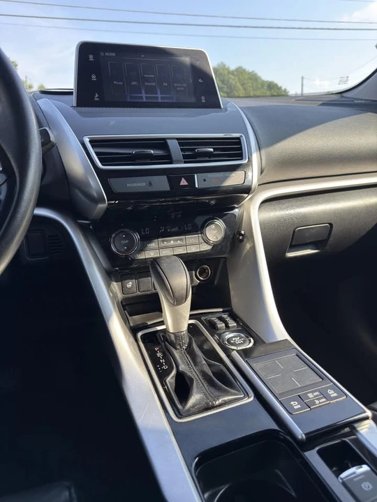 2018 Mitsubishi Eclipse Cross - Image 14 of 20