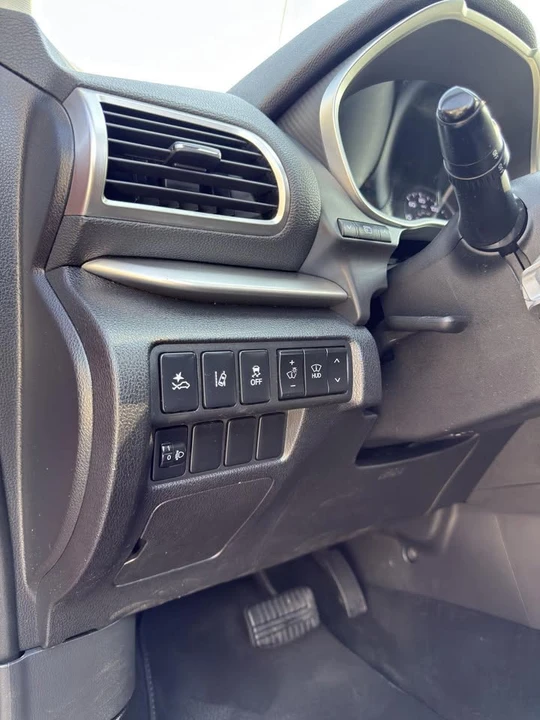 2018 Mitsubishi Eclipse Cross - Image 17 of 20