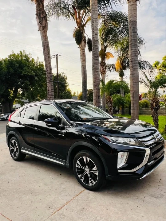 2018 Mitsubishi Eclipse Cross - Image 2 of 9
