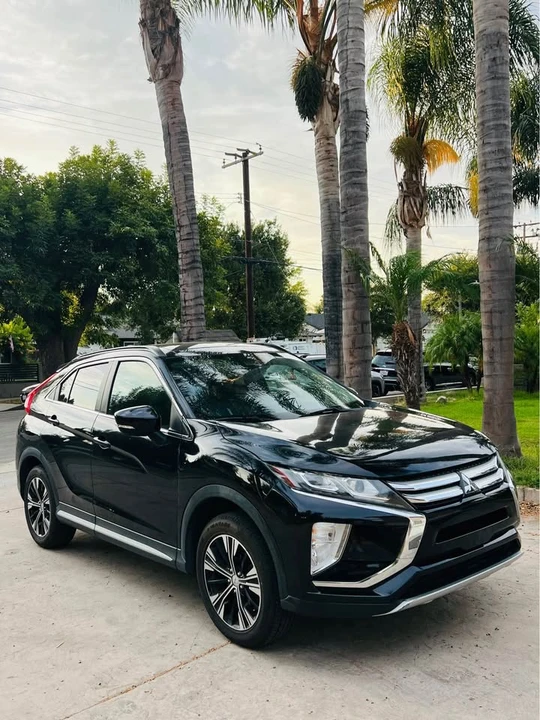 2018 Mitsubishi Eclipse Cross - Image 3 of 9