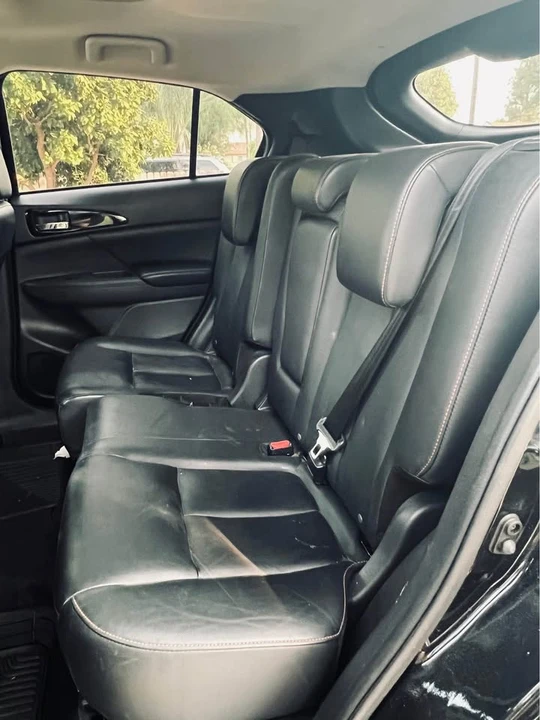 2018 Mitsubishi Eclipse Cross - Image 7 of 9