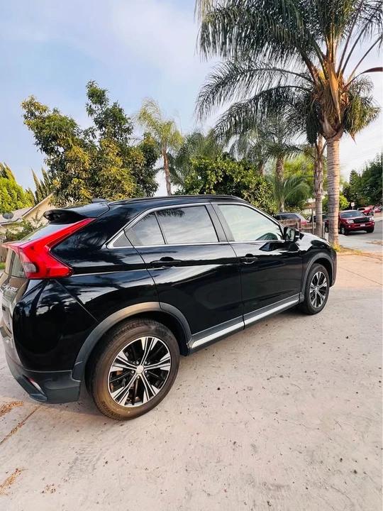 2018 Mitsubishi Eclipse Cross - Image 3 of 12