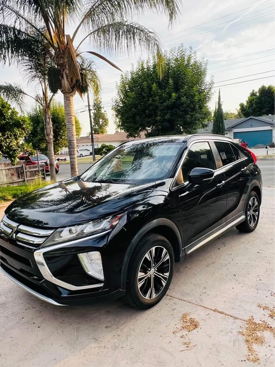 2018 Mitsubishi Eclipse Cross - Image 2 of 12