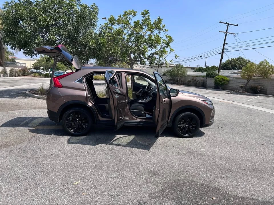2018 Mitsubishi Eclipse Cross - Image 2 of 14