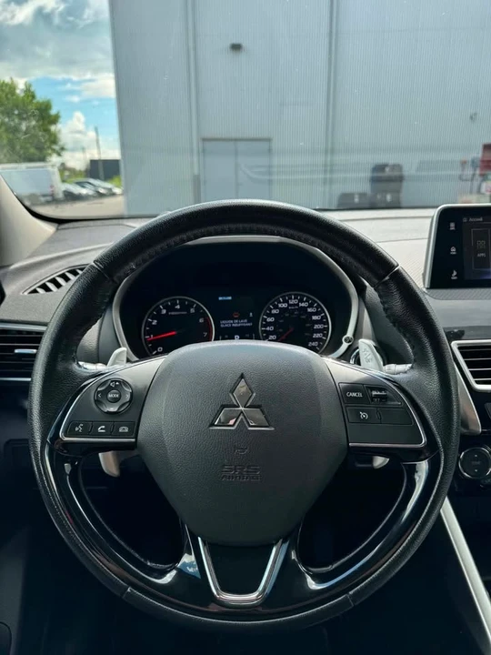 2018 Mitsubishi Eclipse Cross - Image 8 of 20