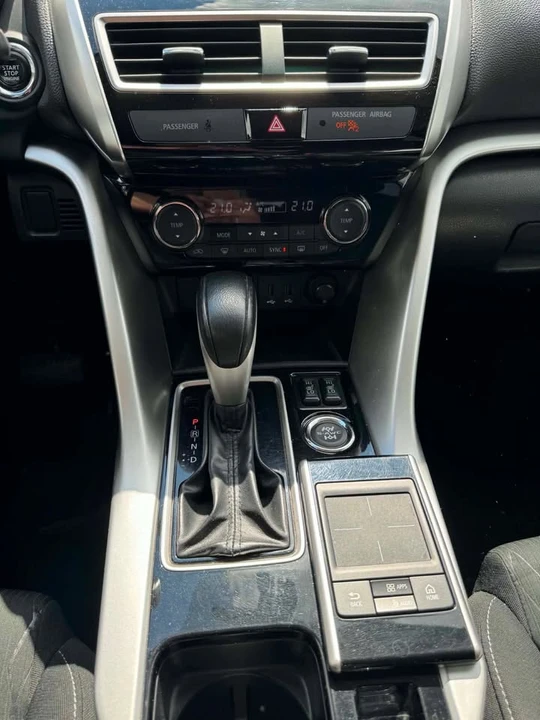 2018 Mitsubishi Eclipse Cross - Image 15 of 20