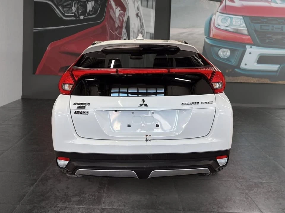 2018 Mitsubishi Eclipse Cross - Image 2 of 16