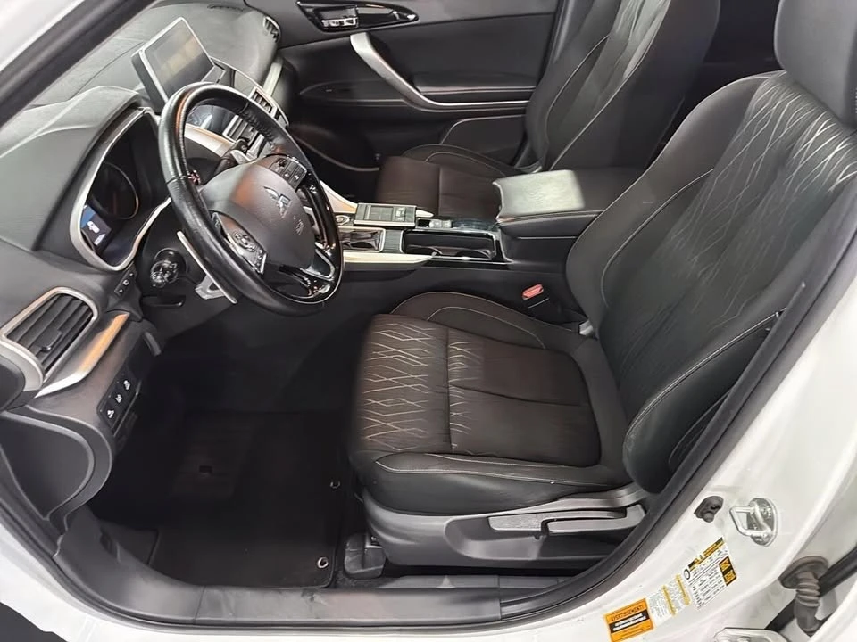 2018 Mitsubishi Eclipse Cross - Image 8 of 16