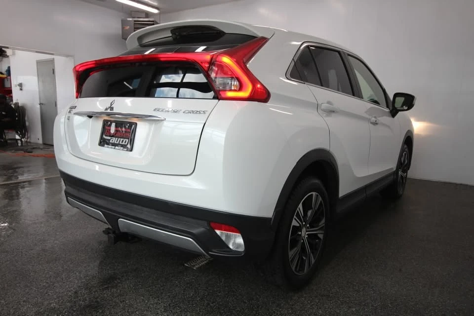 2018 Mitsubishi Eclipse - Image 8 of 15