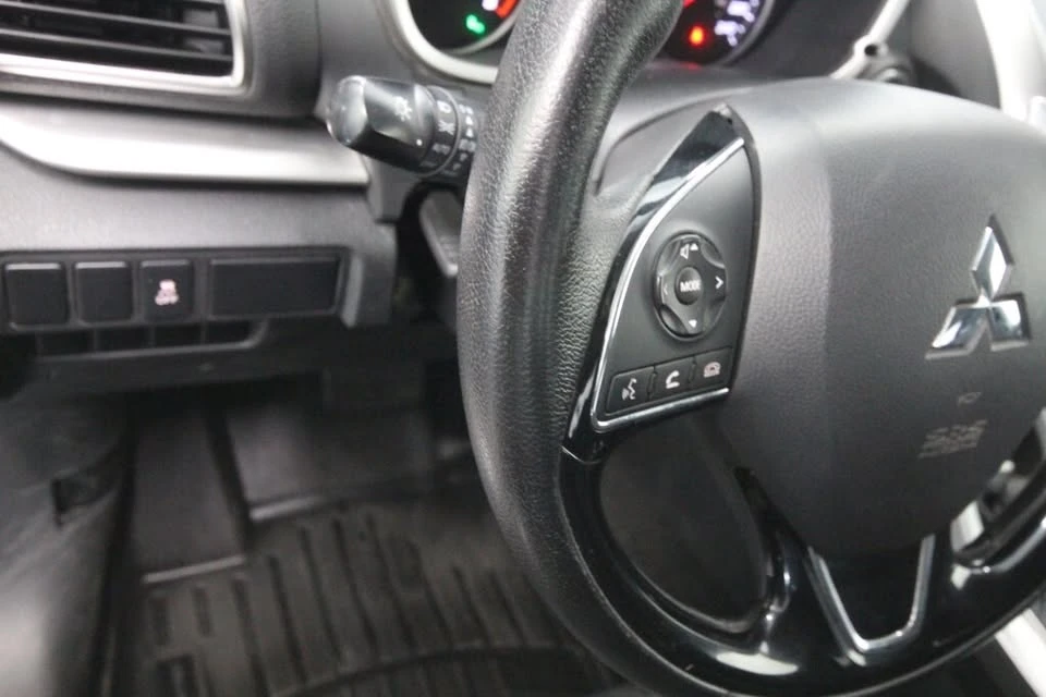 2018 Mitsubishi Eclipse - Image 13 of 15