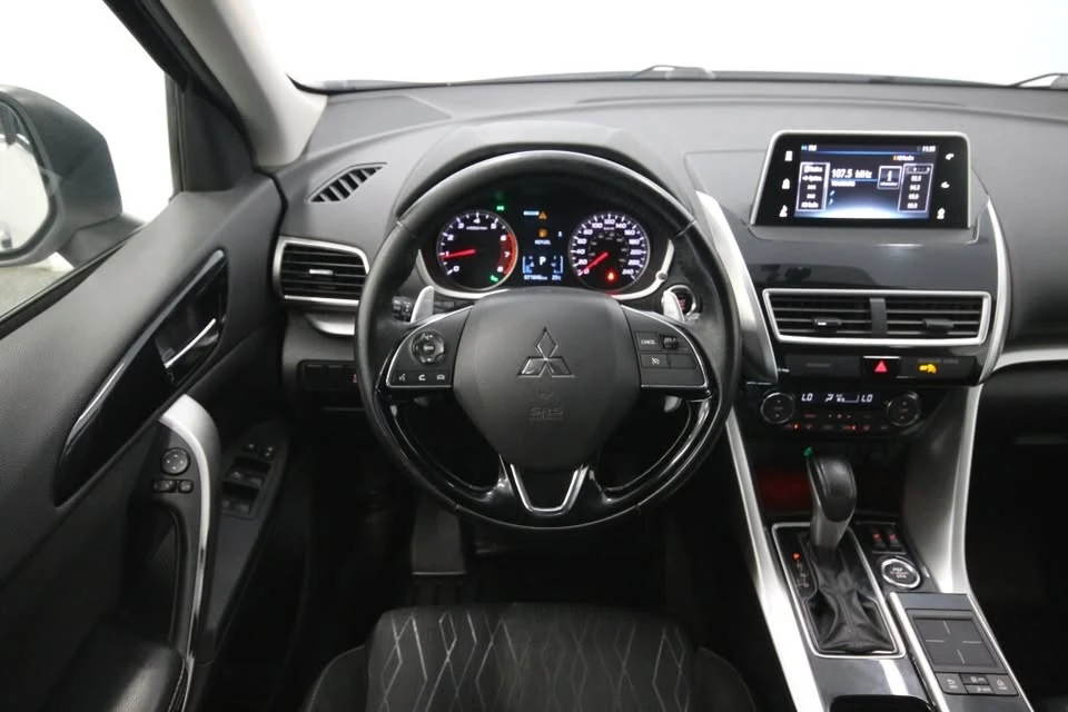 2018 Mitsubishi Eclipse - Image 2 of 15