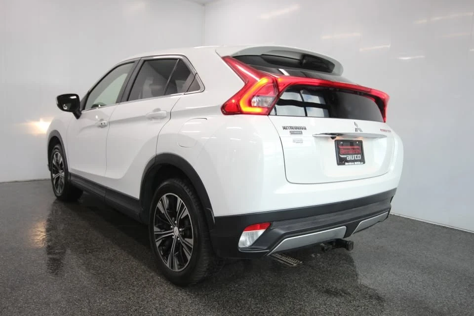 2018 Mitsubishi Eclipse - Image 9 of 15