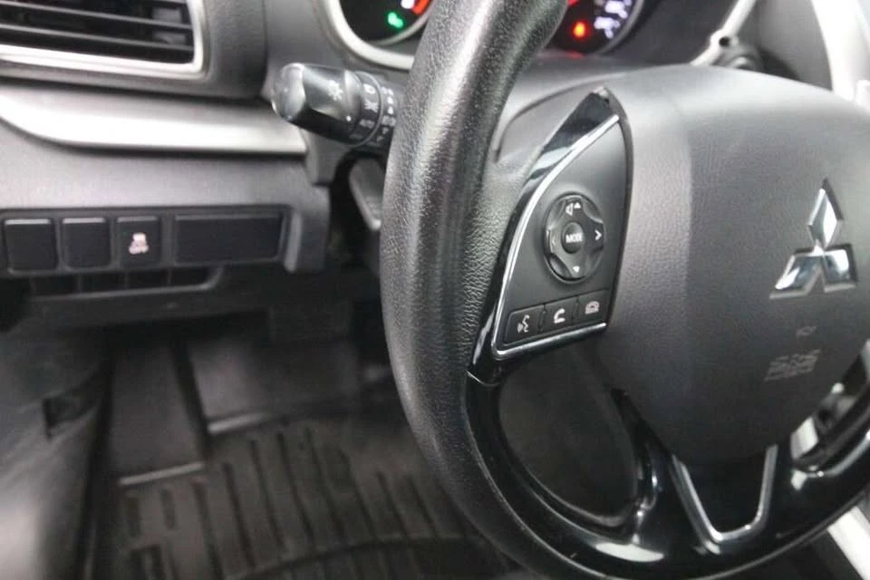 2018 Mitsubishi Eclipse Cross - Image 13 of 15