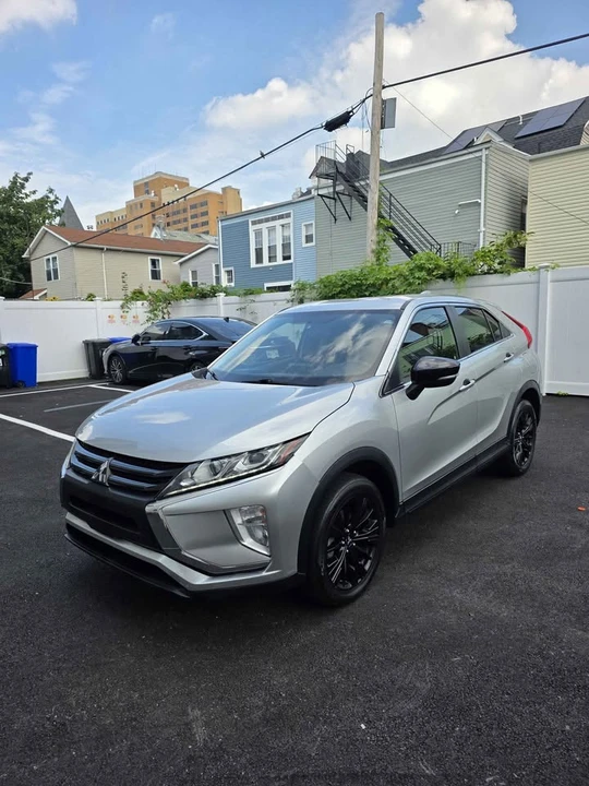 2018 Mitsubishi Eclipse - Image 10 of 13