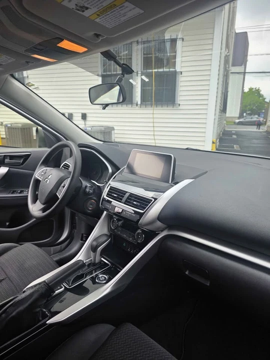 2018 Mitsubishi Eclipse - Image 9 of 13
