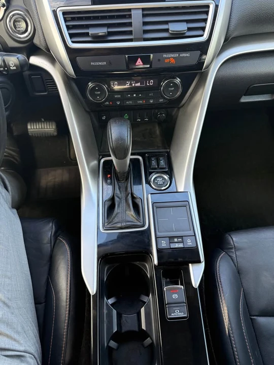 2018 Mitsubishi Eclipse Cross - Image 13 of 19