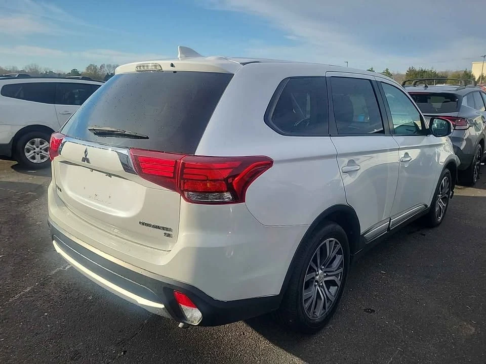 2018 Mitsubishi Outlander - Image 4 of 14