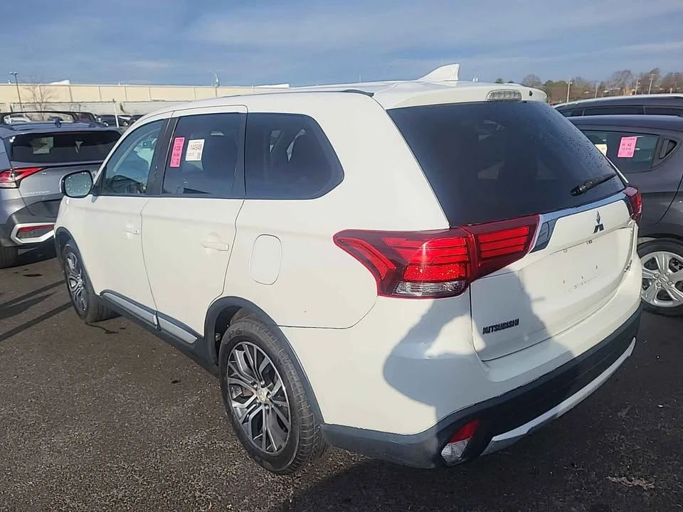 2018 Mitsubishi Outlander - Image 7 of 14